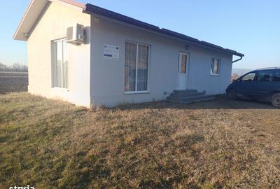 Casă cu 3 camere cu Teren 1200 Mp în Coaș