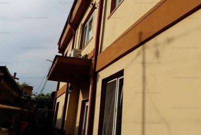 Casă cu 7 camere cu Teren 400 Mp în Central - 1
