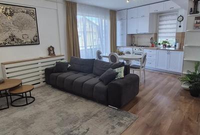 Apartament cu 3 camere semidecomandat, mobilat în Florești