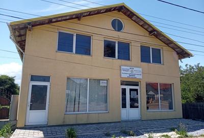 Casă cu 4 camere în Vadu Moldovei - 2