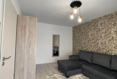 Apartament cu 2 camere decomandat, mobilat în Tractorul