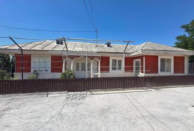 Casă cu 4 camere în Braniștea