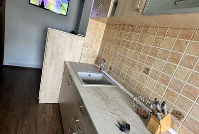 Apartament cu 3 camere decomandat în Calea București - 1