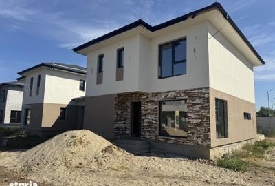 Casă cu 5 camere cu Teren 360 Mp în Domnești