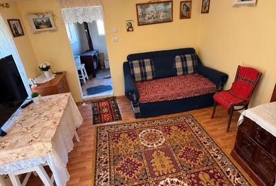 Casă cu 4 camere în Mănăstirea Cașin