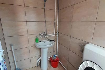 Casă cu Teren 250 Mp în Valu lui Traian - 1