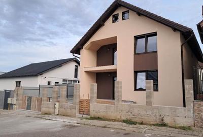 Casă individuală cu 4 camere cu Canalizare în Șura Mică - 2