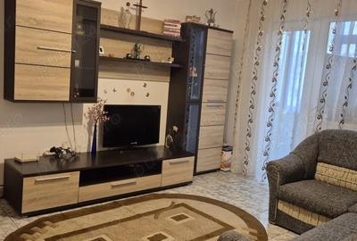 Inchiriez apartament 4 camere in zona Tomis Nord langa Universitatea Ovidius .Termen lung - 1