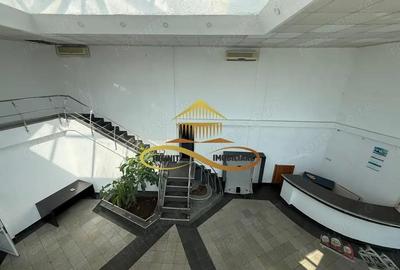 Spațiu comercial, de 221 mp, în Central