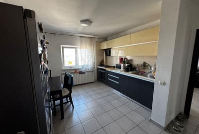 Apartament cu 3 camere decomandat în Central - 4