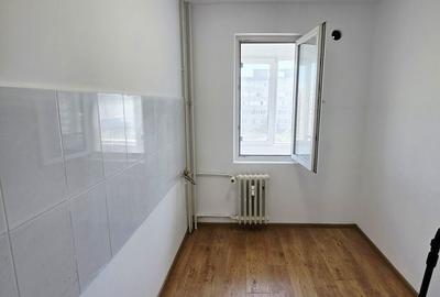 Apartament cu 3 camere decomandat în Tei - 8
