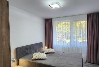 Apartament cu 3 camere semidecomandat, mobilat în Centrul Civic