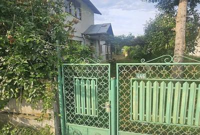 Casă cu 4 camere cu Teren 1486 Mp în Central