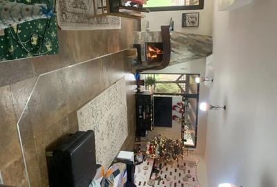 Casă cu Teren 1200 Mp în Calea Moldovei - 1