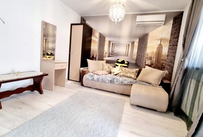 Apartament cu 2 camere decomandat, mobilat în Central