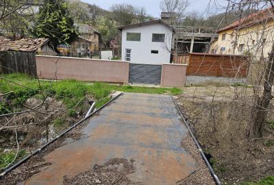 Casă cu 3 camere în Ștefănești - 8