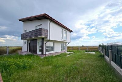 Casă cu 4 camere cu Teren 300 Mp în Berceni