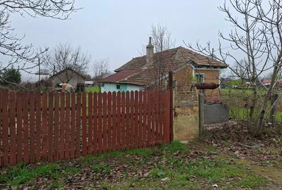 Casă individuală cu 2 camere cu Teren 1000 Mp în Pecineaga - 1