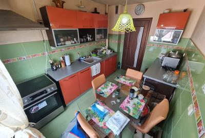 Apartament cu 5 camere decomandat în Micălaca - 2