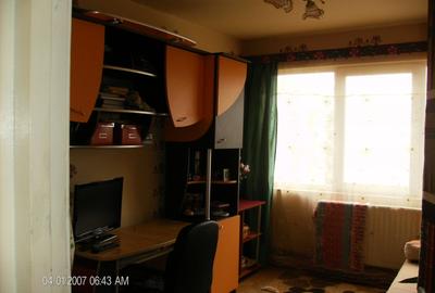 Apartament cu 2 camere semidecomandat, mobilat în Aleea Carpați - 4