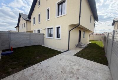 Duplex cu 4 camere cu Canalizare în Central - 2