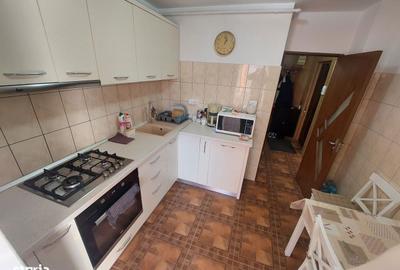 Apartament cu 3 camere decomandat în Sud - 10