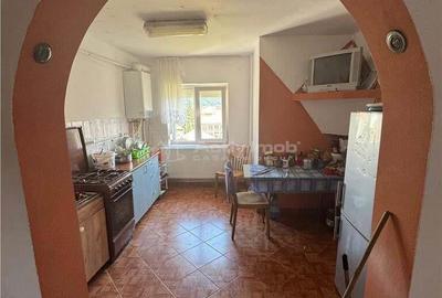 Apartament cu 3 camere decomandat în Bocșa - 14