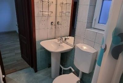 Pensiune cu 2 apartamente independente (8 camere) in Poiana Tapului - 1
