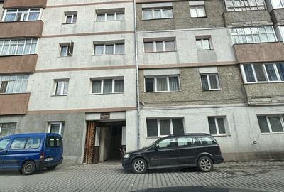 Apartament cu 2 camere decomandat în Central - 2