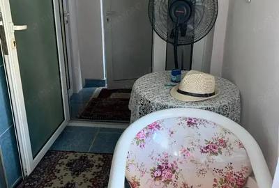 Casă cu 3 camere cu Canalizare în Central - 1