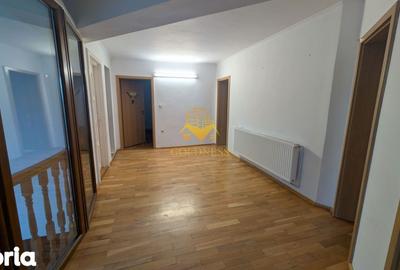 Casă cu 9 camere cu Canalizare în Andrei Mureșanu - 5