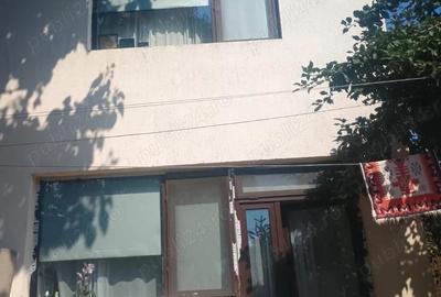 Casă cu 5 camere cu Teren 945 Mp în Central - 1