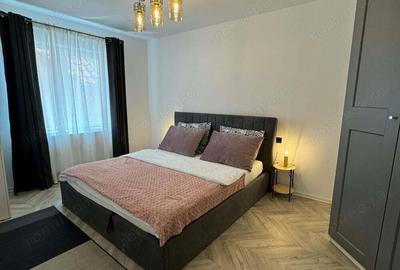 Apartament cu 4 camere decomandat în Central