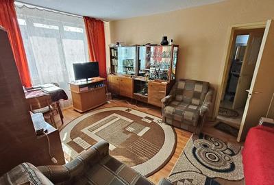 Apartament cu 3 camere semidecomandat în Trivale - 3