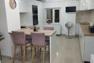 Apartament cu 3 camere decomandat în Central - 8