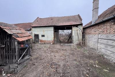 Oportunitate investitie: casa veche + teren 1.096 mp in Barabant, langa Carolina - 3