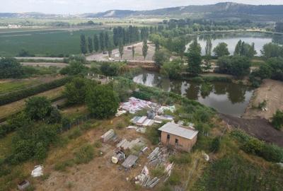 Teren Construcții intravilan de 500 mp, în Luna - 11