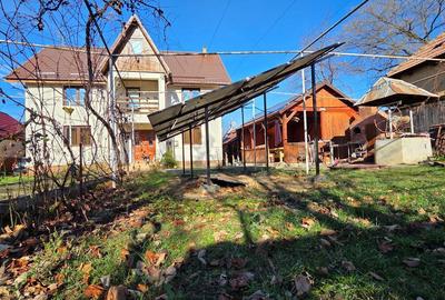 Casă cu 4 camere în Central - 2