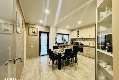 Casă cu 5 camere cu Teren 860 Mp în Sânmihaiu Român - 2