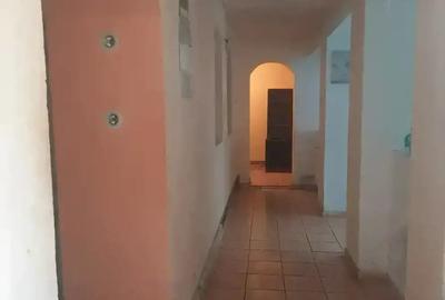 Casa disponibila in 2 rate, cu 3 camere ?i baie in zona centrala, in Nadab - 4