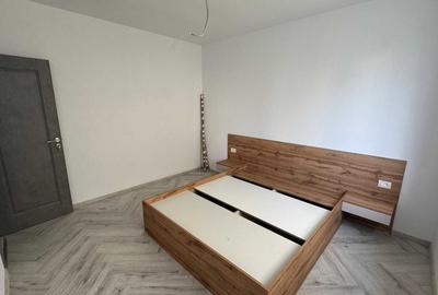 Decomandat, bucatarie inchisa. Curte. La asfalt. - 3