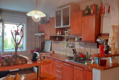 Apartament cu 3 camere decomandate,2 bai,1balcon si 2 boxe - 3