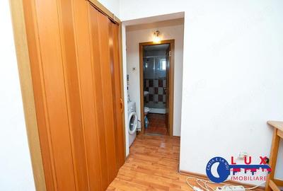 Apartament cu 2 camere decomandat în C5 - 8