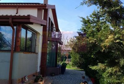 Casă individuală cu 5 camere cu Canalizare în Tineretului - 45