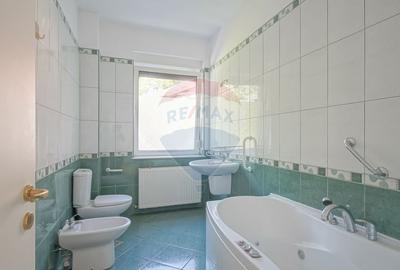 Casă individuală cu 24 camere cu Garaj în Schei - 22