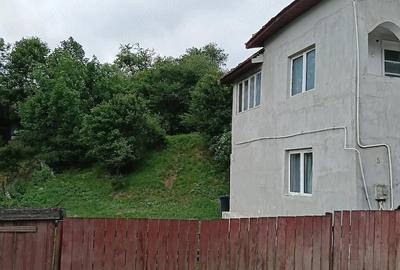Casă cu Teren 1200 Mp în Central - 4