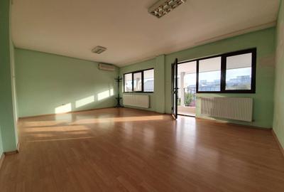 Spațiu comercial, de 35 mp, în Central - 3