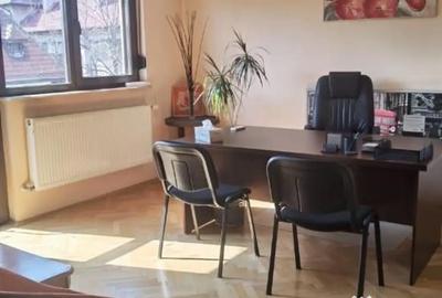 Apartament cu 5 camere semidecomandat în Casin - 9
