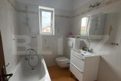 Apartament cu 3 camere semidecomandat în Cantacuzino