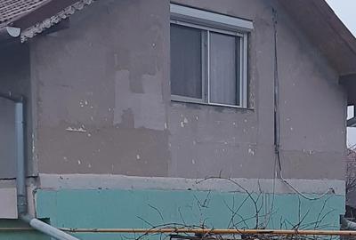 Casă cu 3 camere cu Teren 903 Mp în Central - 1